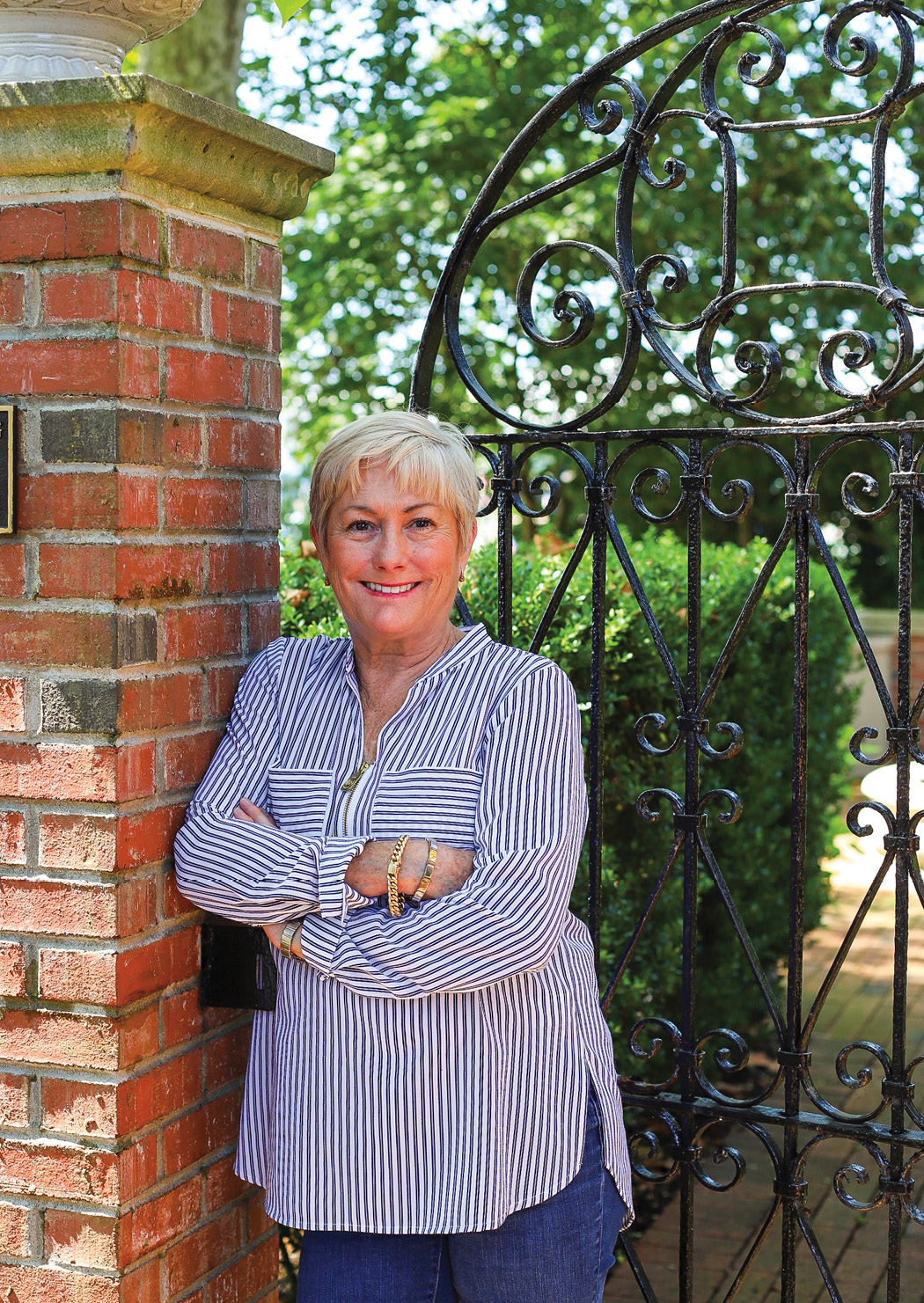 Anne Hathaway raps, really (video) - CSMonitor.com, image size:1050x1481